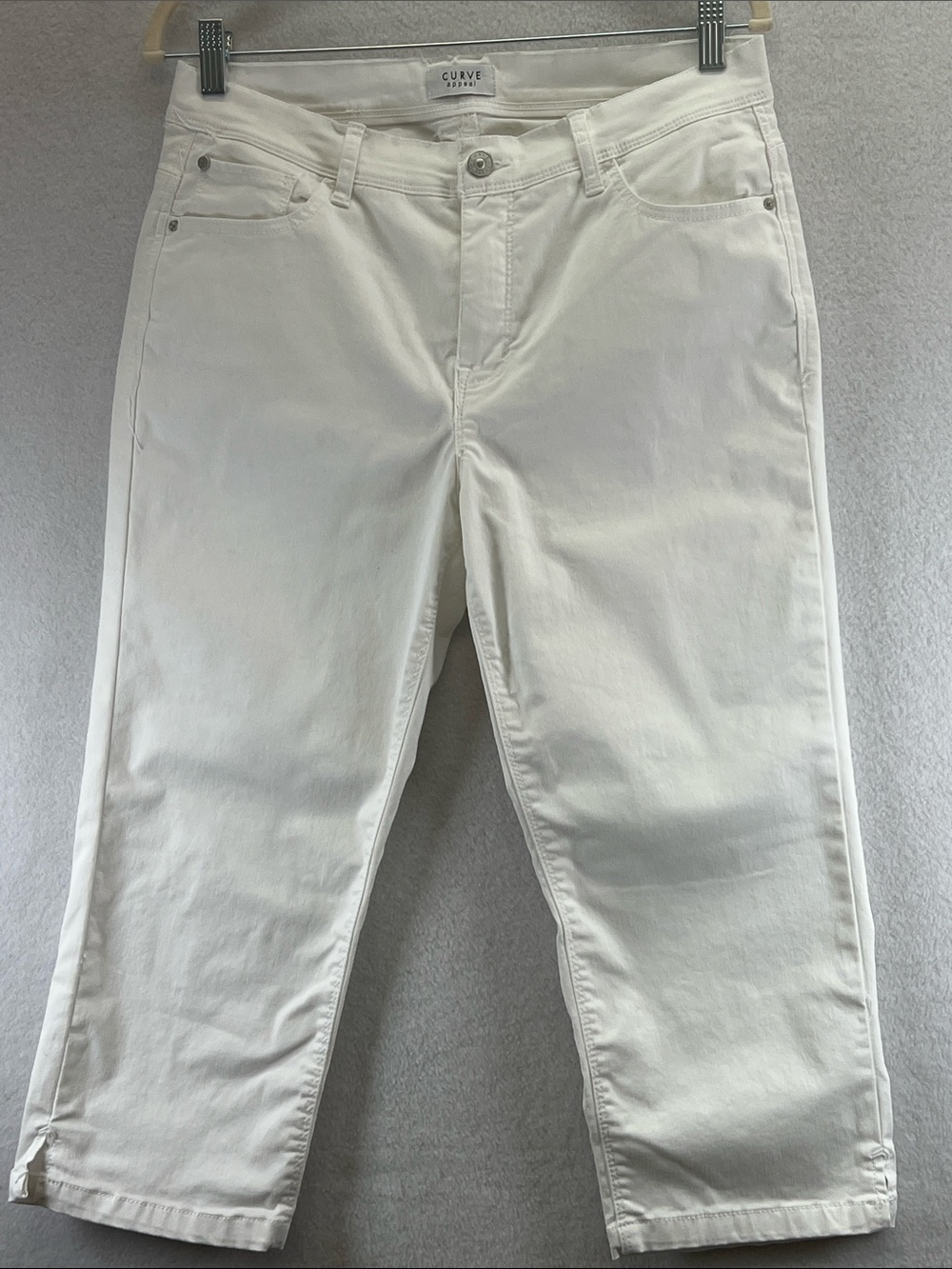 Curve Studio Women’s Relaxed white Capri Pants Sz 10